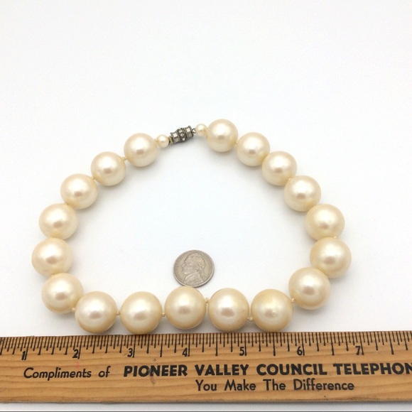 Rockabilly Necklace Vintage Oversize Pearl choker - Picture 6 of 8